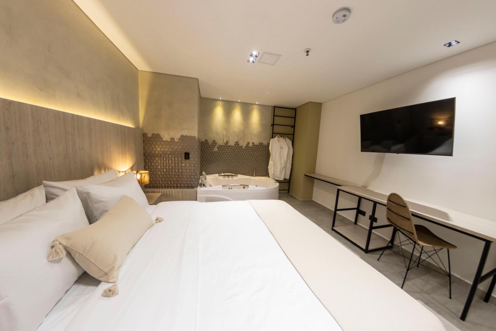 Sonata 44 Hotel Laureles Medellín Eksteriør bilde