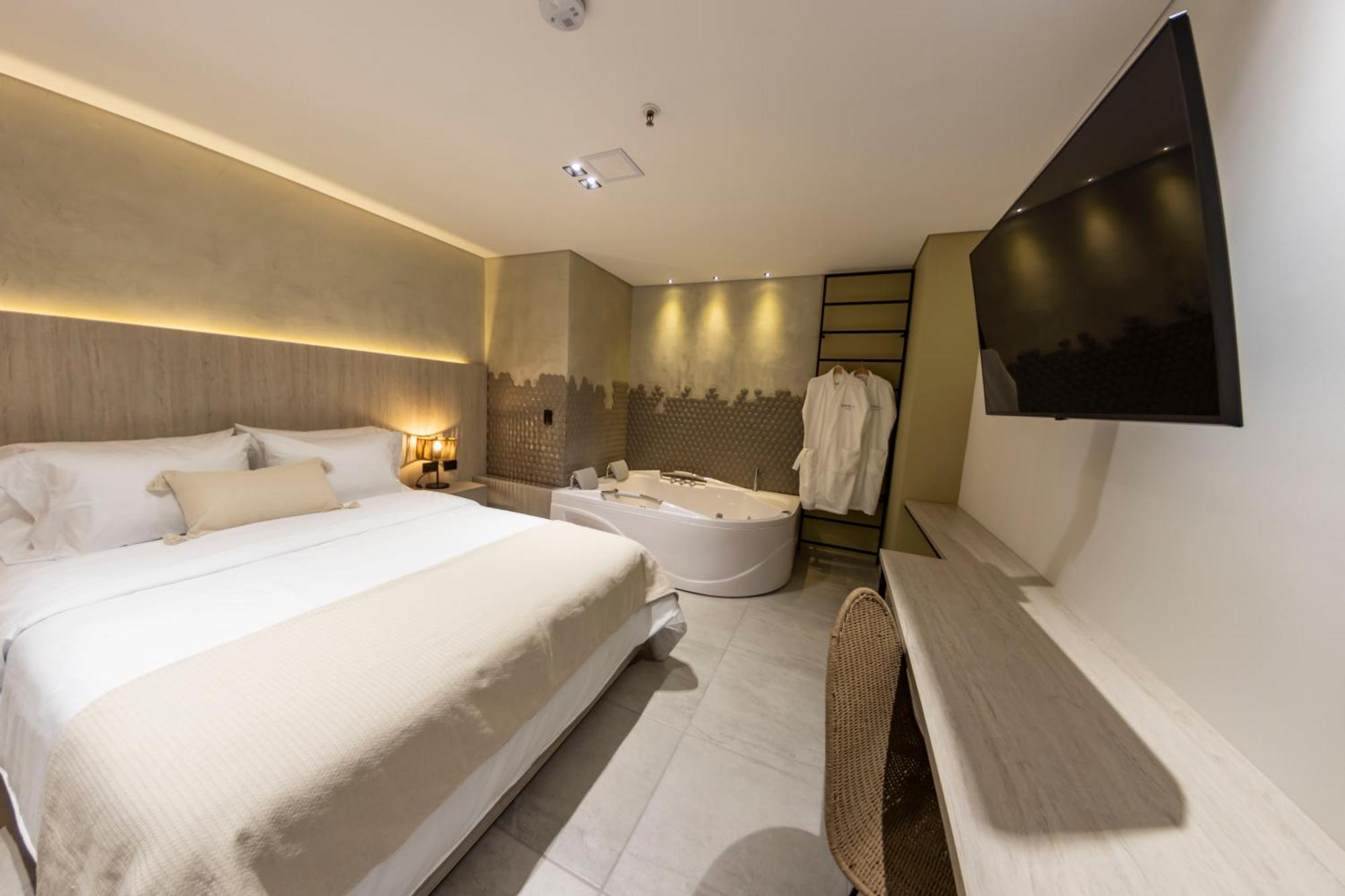 Sonata 44 Hotel Laureles Medellín Eksteriør bilde